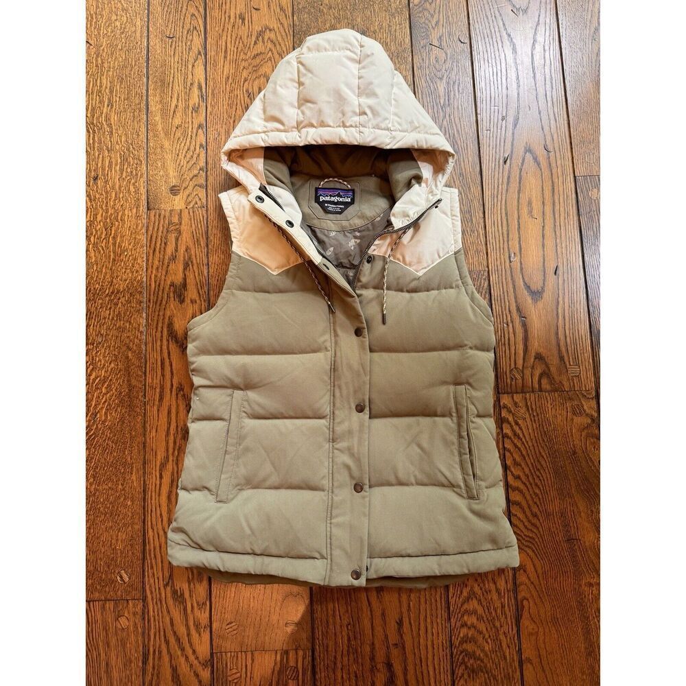 Patagonia Beige and Cream Hooded Puffer Vest
